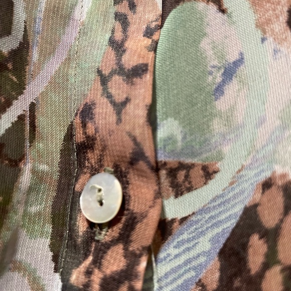 Sheer button up blouse with elongated cuff sleeve - Picture 10 of 11